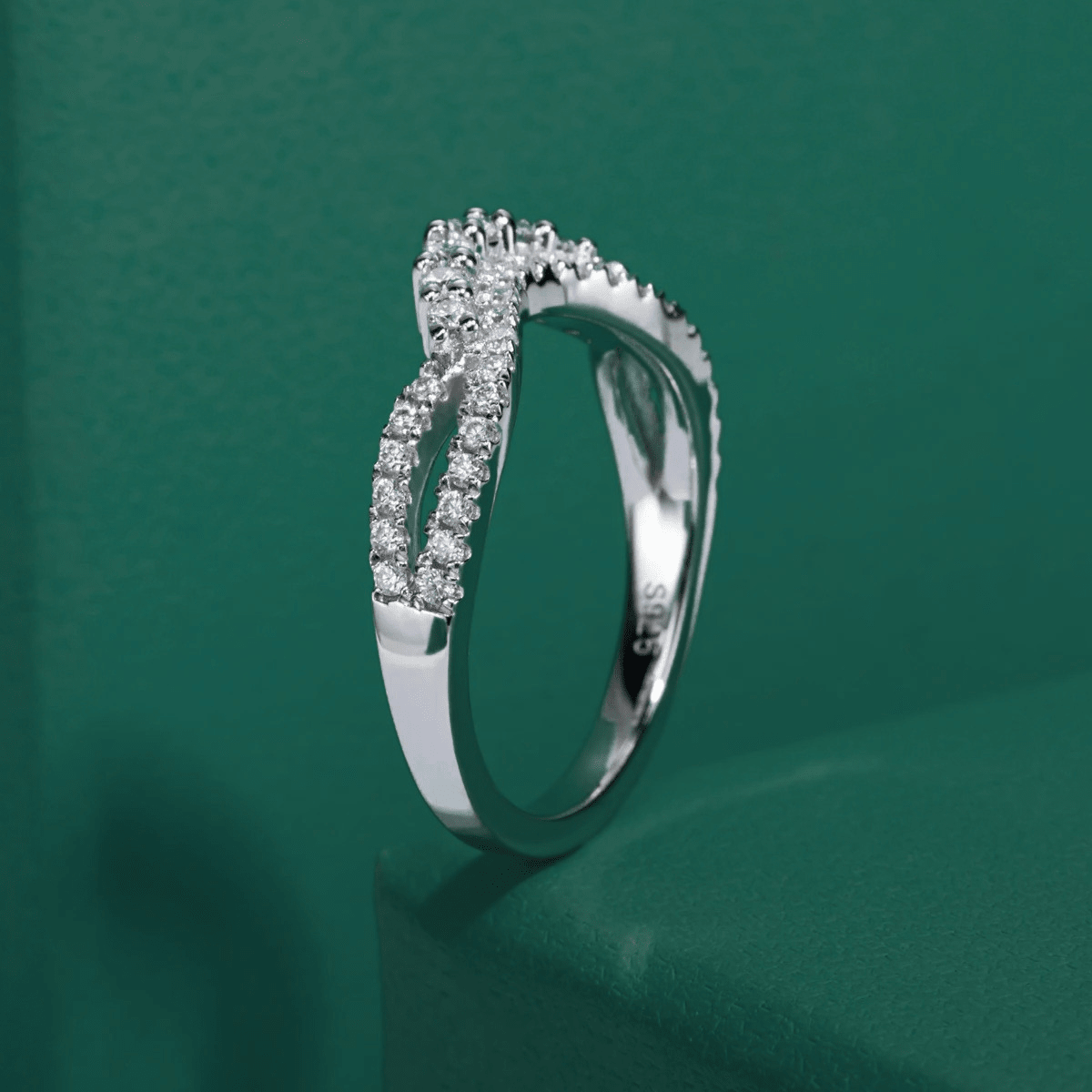 Meia Aliança Laço Moissanite Moissanite - Momi Jewel