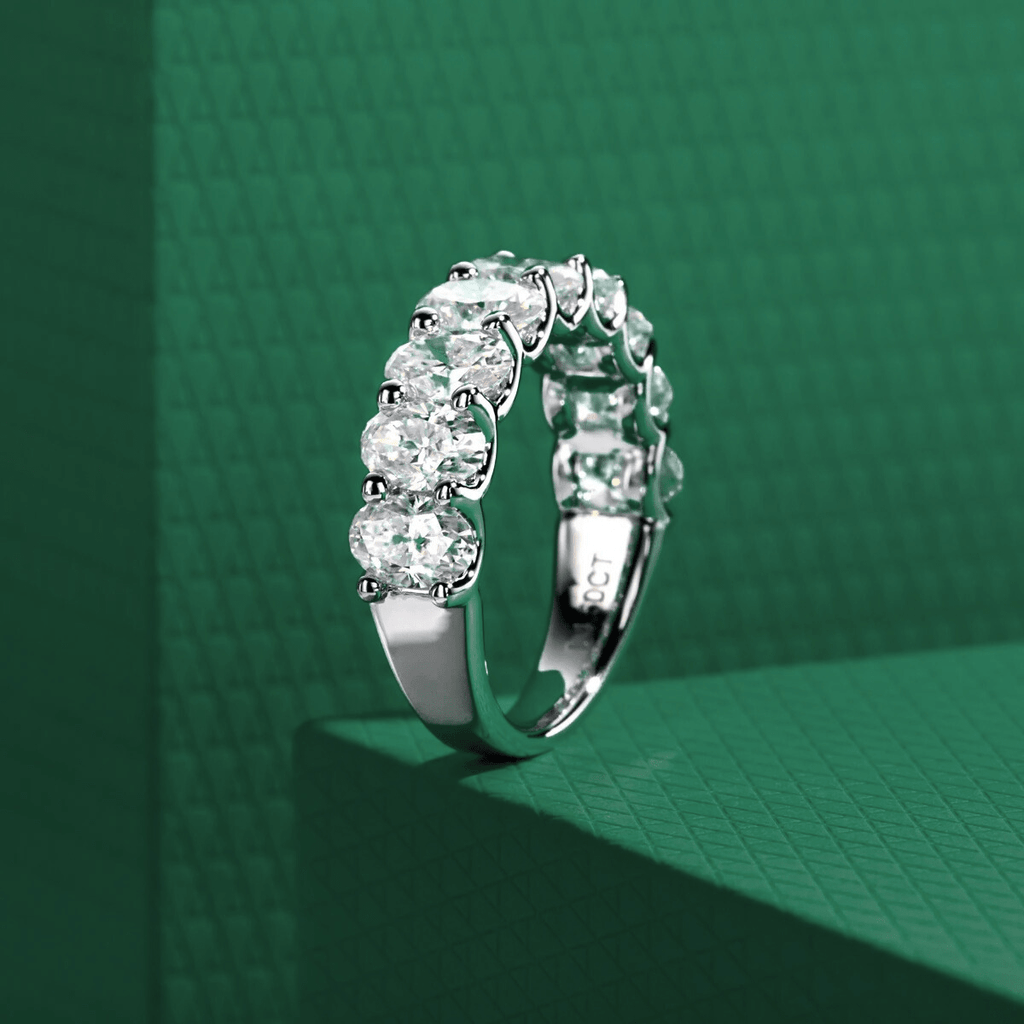 Meia Aliança Oval Moissanite Moissanite - Momi Jewel