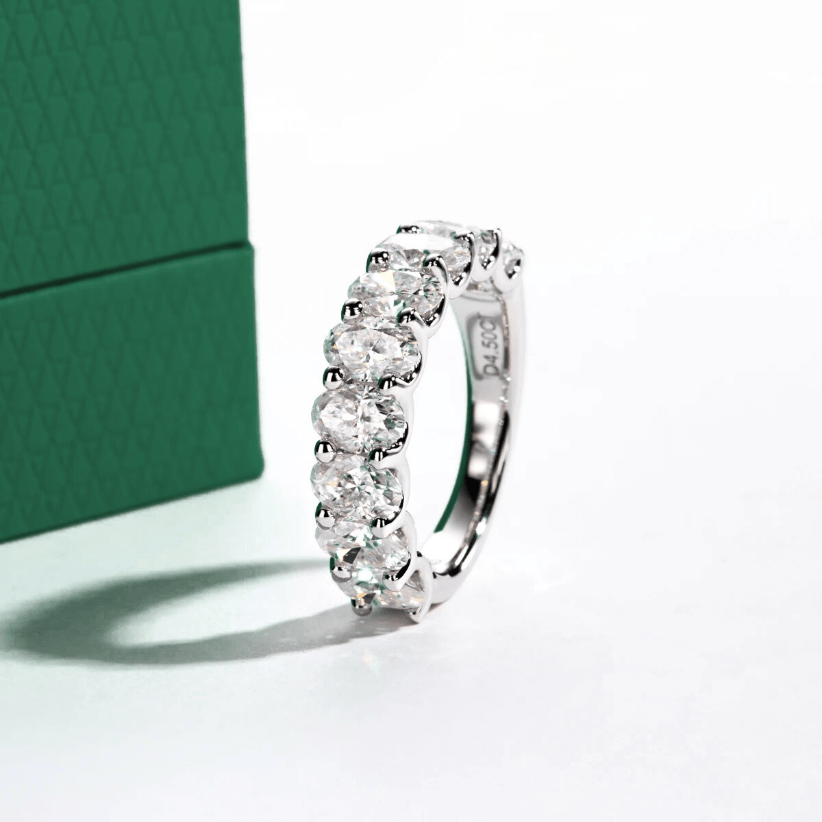 Meia Aliança Oval Moissanite Moissanite - Momi Jewel
