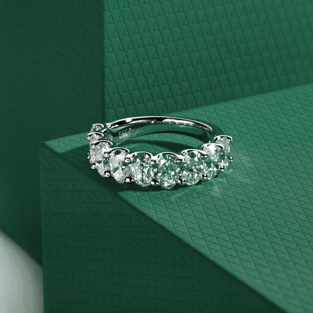 Meia Aliança Oval Moissanite Moissanite - Momi Jewel