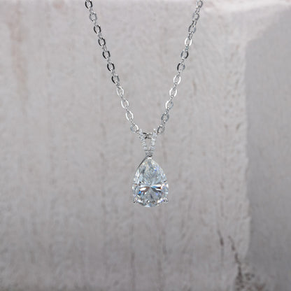 Colar Pear Moissanite